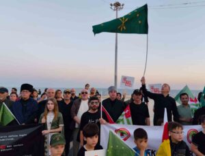 Çerkesler Karadeniz’de yitirdikleri atalarını Akdeniz’de andılar