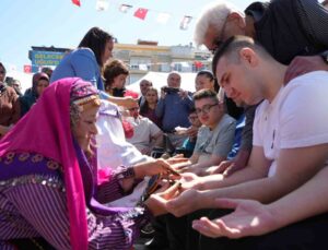 Davulla geldiler, kınayla uğurlandılar: 14 engelli gencin askerlik hayali gerçeğe dönüştü