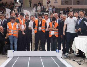 Depremzede öğrenciler ’HATAYBOT’ robot yarışmasında yarıştı
