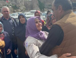 Eğirdir’de dualar semaya, hacı adayları kutsal topraklara gözyaşlarıyla uğurlandı