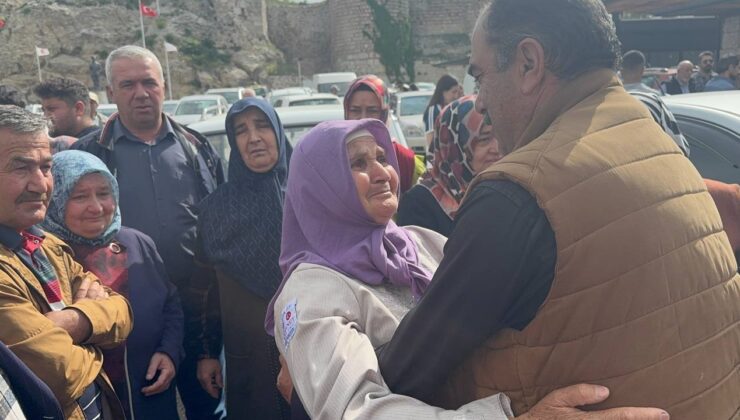 Eğirdir’de dualar semaya, hacı adayları kutsal topraklara gözyaşlarıyla uğurlandı