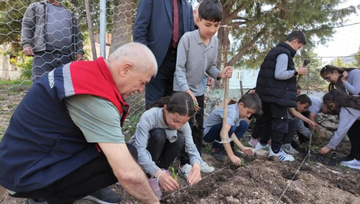 Eğirdir’de tıbbi aromatik bitkiler bahçesi açıldı