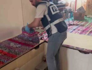 Eve özel zula yaptırıp kalaşnikof saklamış: Şüpheli tutuklandı