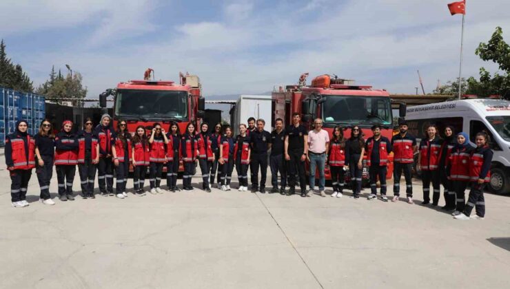 Hatay itfaiyesinden üniversite öğrencilerine yangın eğitimi