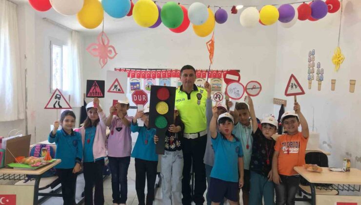 Hatay’da ilkokul öğrencilerine trafik eğitimi verildi