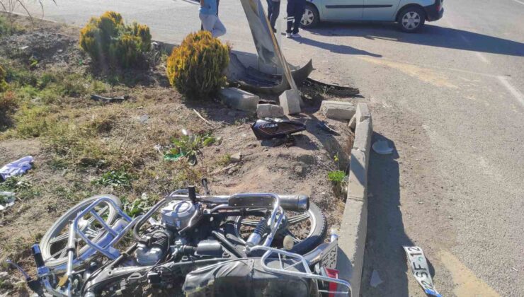 Isparta’da kamyonet ile motosiklet çarpıştı: 2 yaralı