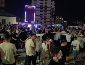 Kahramanmaraş İstiklalspor’un 2. Lig’e yükselmesiyle şehirde coşku yaşandı