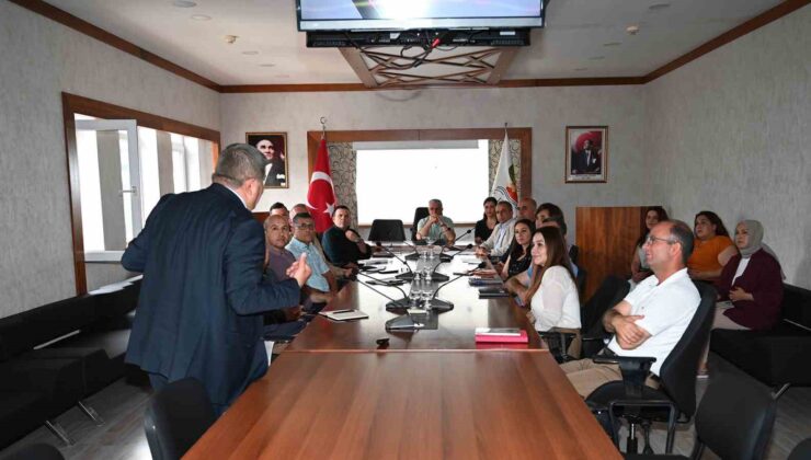 Kemer Belediyesi’nde halkla ilişkiler ve iletişim semineri
