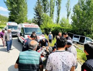 Kontrolden çıkan araç şarampole devrildi: 2 yaralı