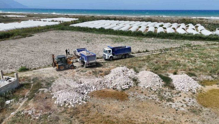 Kuş cennetinden kamyon kamyon moloz ve torbalarca poşet çöp çıktı