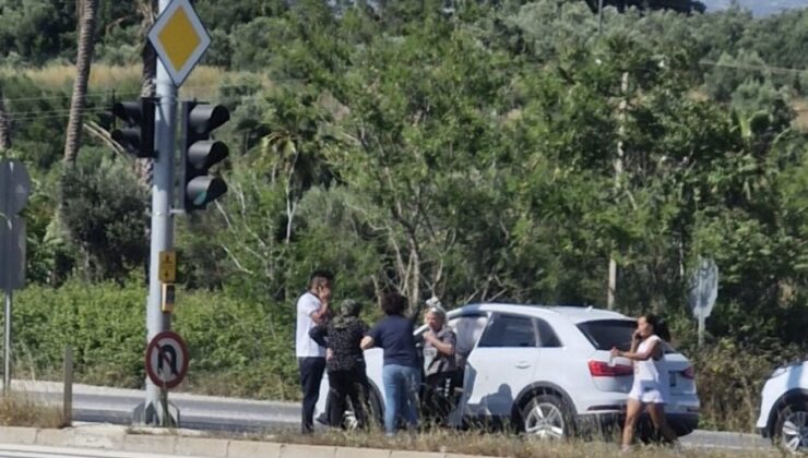 Manavgat’ta kırmızı ışıkta otomobil ile kamyonet çarpıştı: 3 yaralı