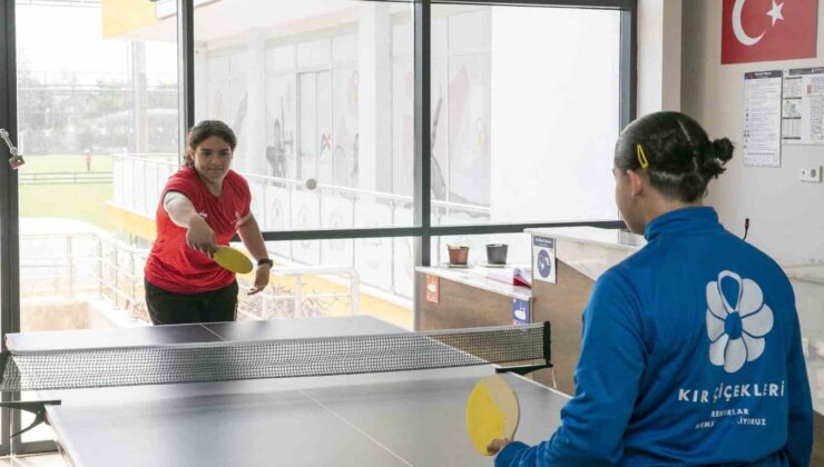 Mersin’de kız kardeşlerden spor başarısı