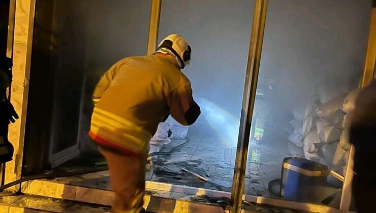 Tekstil deposunda korkutan yangın