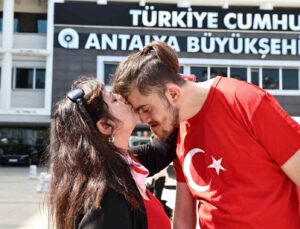 Temsili askerlik yapacak engelli bireylere davullu-zurnalı uğurlama
