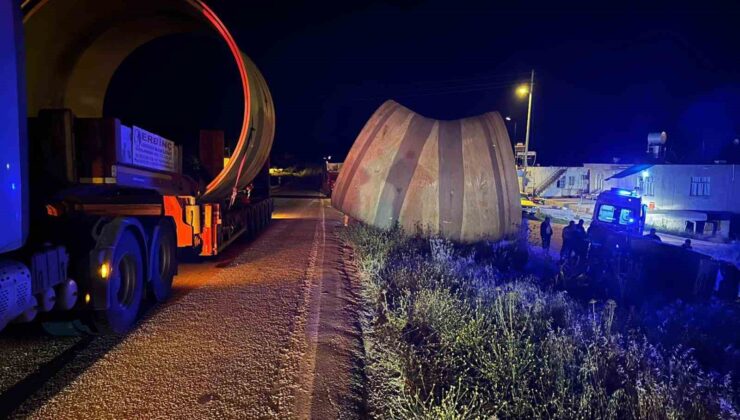 Tırla hafif ticari araç çarpıştı: 2 yaralı