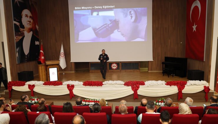 Türkiye’nin ilk astronotu Alper Gezeravcı ATÜ’de öğrencilerle buluştu