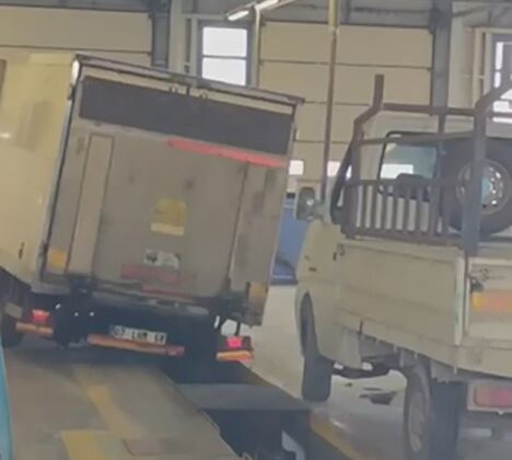 TÜVTÜRK’te şaka gibi kaza