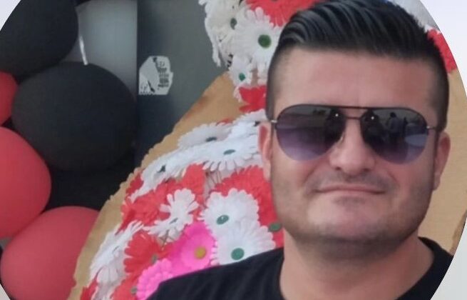 Ağaca çarpan motosikletli hayatını kaybetti