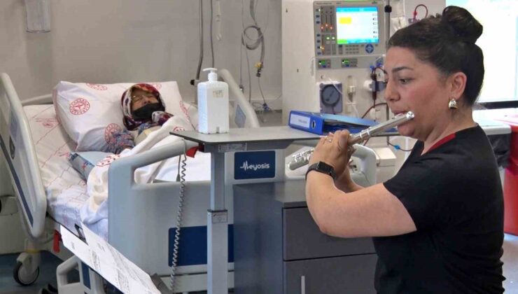 Antalya’da diyaliz merkezinde notalarla tedavi