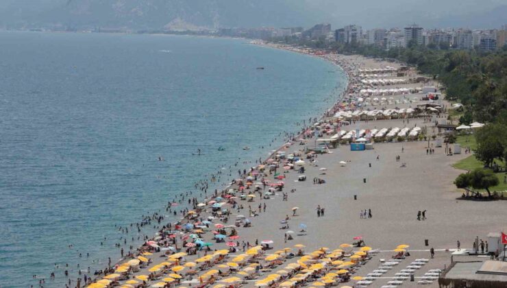 Antalya’da termometreler 35 dereceyi gösterdi, LGS’den çıkanlar denize koştu