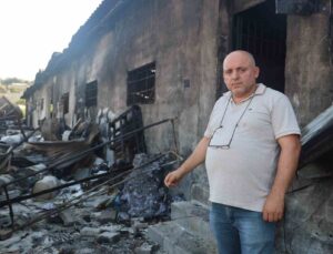Depremden kurtardığı tekstil ürünlerinin ve makinelerin küle dönmesiyle 10 milyon TL’lik kayba uğradı