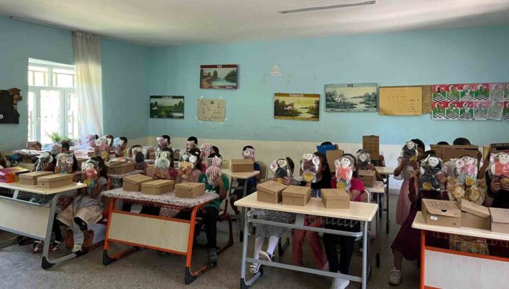 Dörtyol’da 210 öğrenciye karne hediyesi