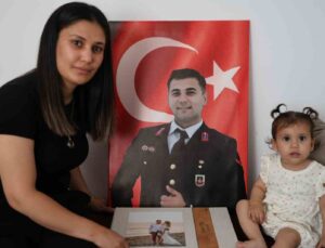 Duygulandıran hikaye: Şehit eşiyle yaptıklarını şimdi 13 aylık kızıyla yapıyor