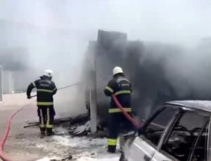 Galatasaray Konteyner Kent’te yangın: 5 konteyner ile 1 araç yandı