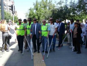 Görme engelliler için yürüyen mimarlar, şehirleri empatiyle tasarlayacak