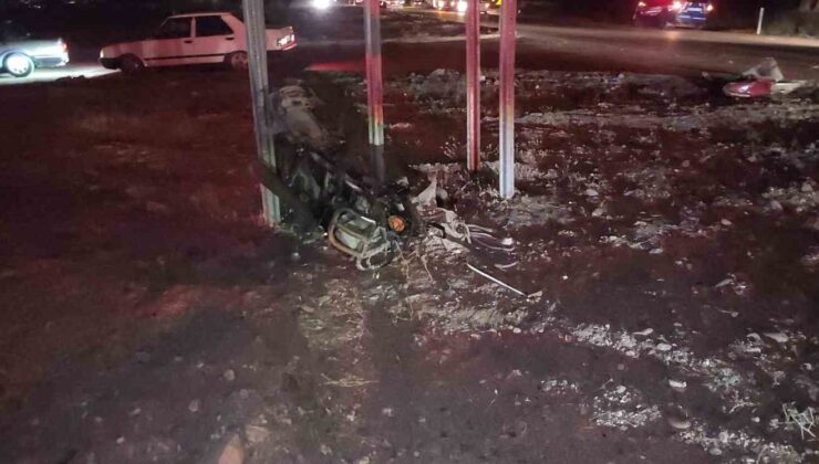 Hafif ticari araçla çarpışan motosikletin sürücüsü öldü