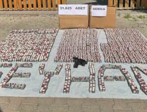 Hapisteki kardeşinin aracını uyuşturucu deposu yaptı: 31 bin 625 hap ele geçirildi