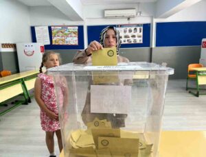 Hatay’da muhtarın vefatı nedeniyle yeniden muhtarlık seçimi yapıldı
