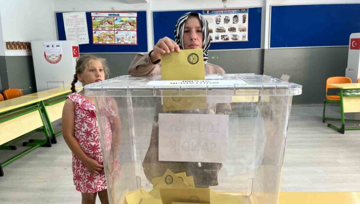 Hatay’da muhtarın vefatı nedeniyle yeniden muhtarlık seçimi yapıldı
