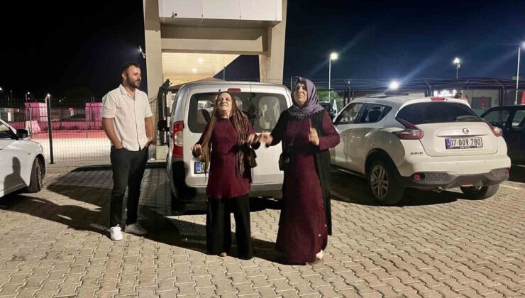 İnfaz düzenlemesi yürürlüğe girdi, cezaevi önünde halay çekip yakınlarını beklediler