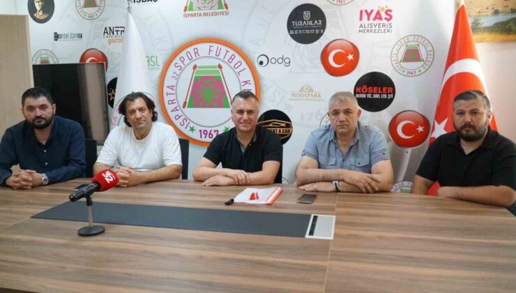 Isparta 32 Spor Bülent Akan’a emanet