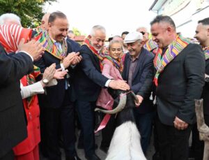 Isparta’da 400 yıllık Kurban İndirme geleneği yaşatılmaya devam ediliyor