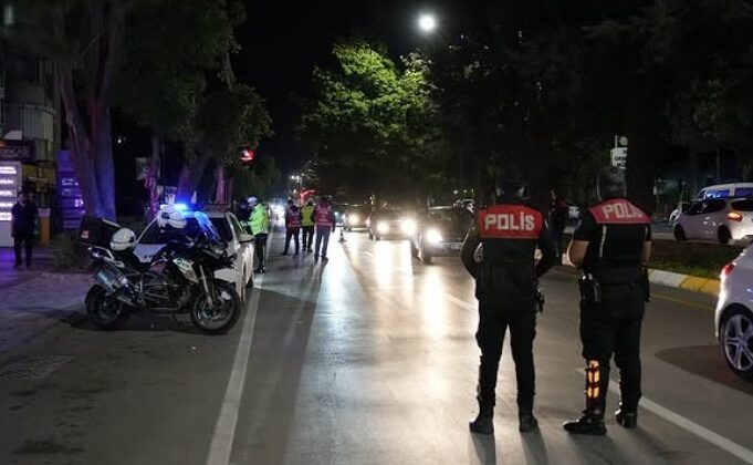 Isparta’da “Huzurlu Sokaklar Uygulaması”nda 2 kayıp şahıs bulundu