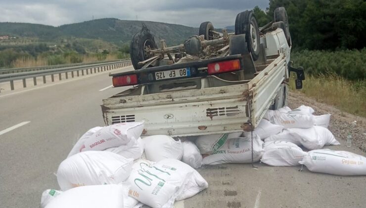 Lastiği patlayan kamyonet takla attı