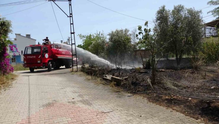Manavgat’ta araçtan atılan sigara bahçede yangın çıkardı