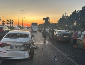 Manavgat’ta zincirleme kaza: 1 yaralı