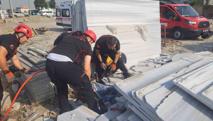 Mermer bloklar devrildi: 2 yaralı