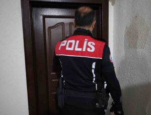 Mersin’de 54 adrese operasyon: 89 aranan şahıs yakalandı