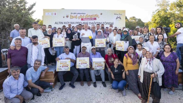 Mersin’de arı yetiştiricilerine kovan ve ekipman desteği