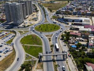 Mersin’de D-400 üzerindeki kavşaklara peyzaj düzenlemesi