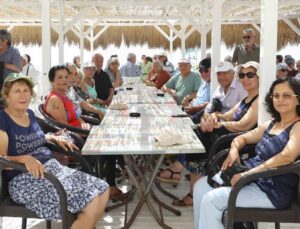 Mersin’de emeklilere ’Yaza Merhaba’ etkinliği