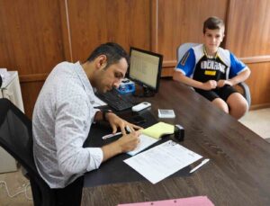 Minik sporcular spora ilk adımlarını Akdeniz’de atıyor