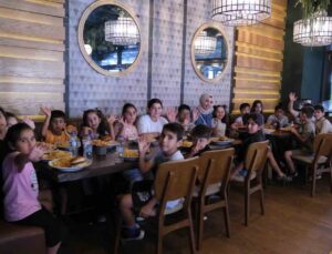 MÜSİAD Antalya’dan çocuklara karne şenliği