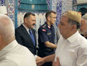 Osmaniye’de bayram namazında vatandaşlar camilere akın etti
