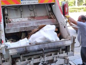Otobüs Terminali’nde usulsüz taşınan 700 kilogram peynir çöp kamyonu çağrılarak imha edildi