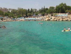 Tatlı ve tuzlu suyun birleştiği doğal havuz ’Yapraklı Koy’
